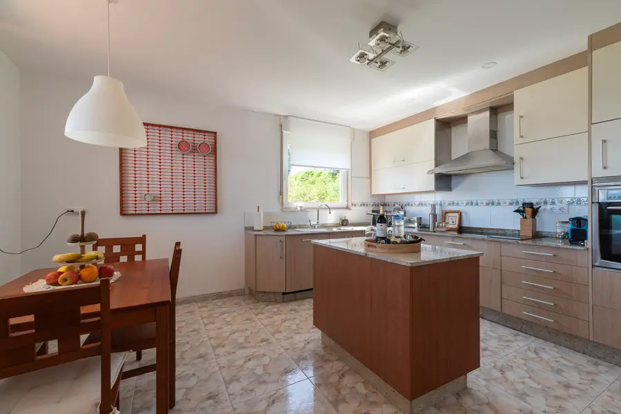 Cocina equipada con isla