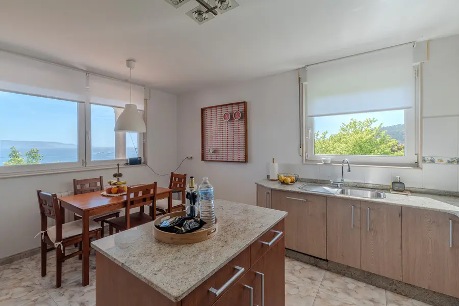 Cocina con vistas al mar